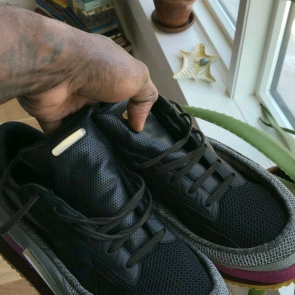Shoes. - Picture 7 of 8